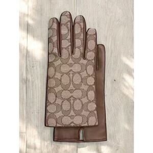 New With Tags Coach CO104 Signature Jacquard and Leather Tech Gloves Size - 6 ½